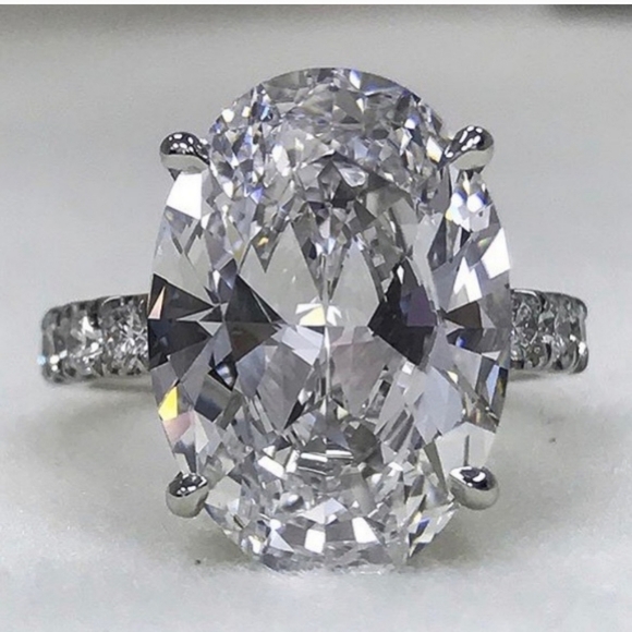💍💍Exquisite Shiny 5 Karat Oval Cut engagement ring💍💍 - Picture 2 of 16
